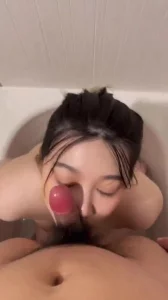 渴望的拉丝眼神全射在脸上